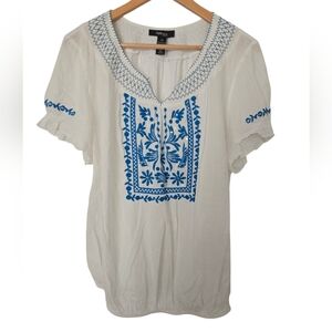 Style & Co. White Blouse with Blue Embroidery Size 2x